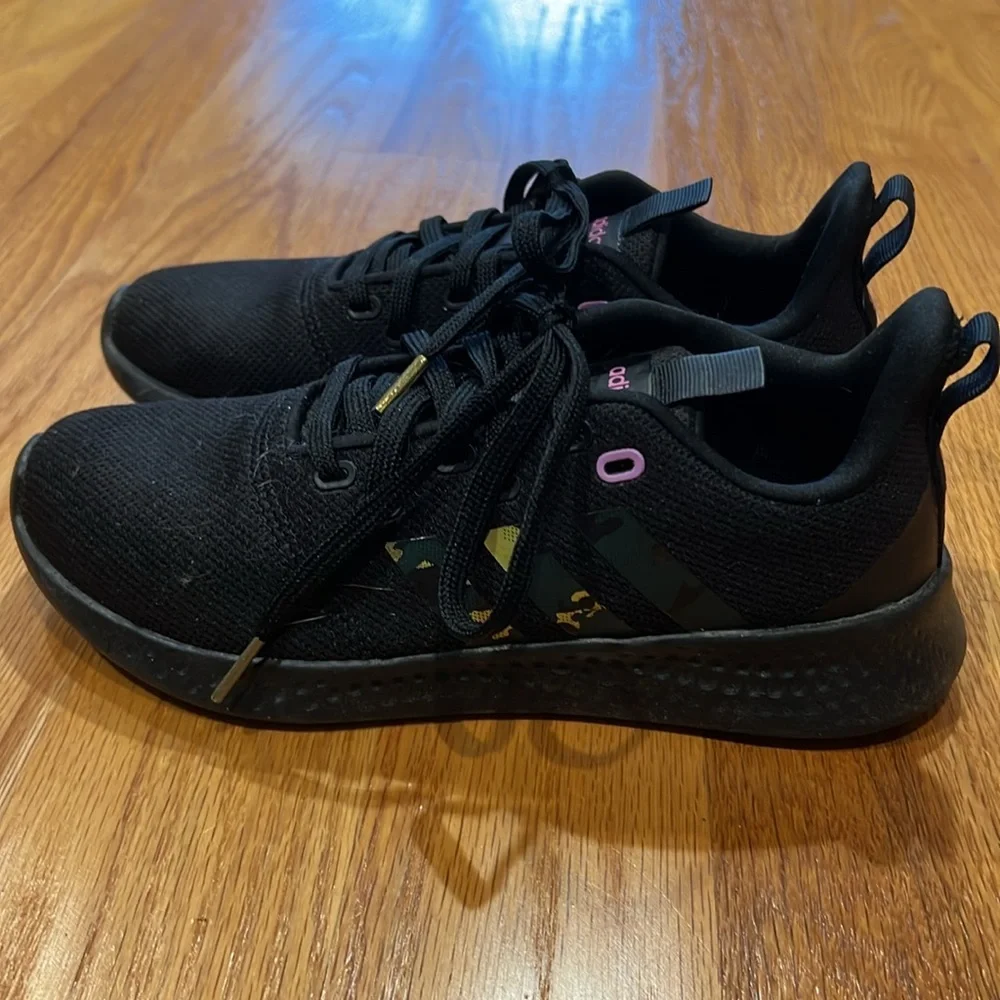EUC Women’s Adidas Cloudfoam Sneakers - Picture 3 of 13